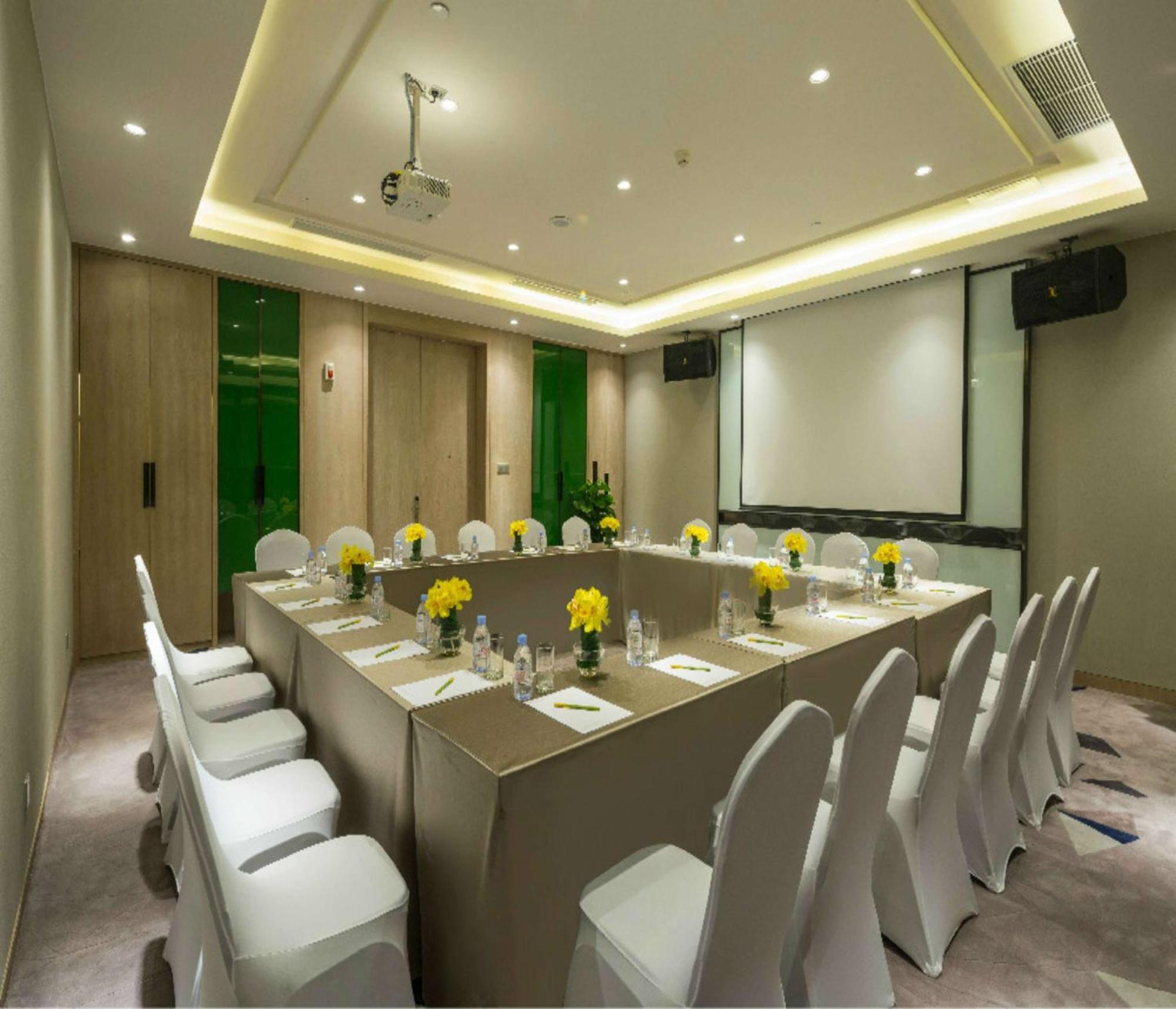 Hilton Garden Inn Zhongshan Guzhen Esterno foto
